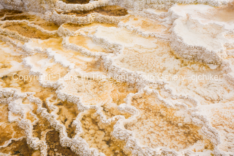 Travertine-Pools-Formation-At-Mammoth-Hot-Springs-in-Yellowstone