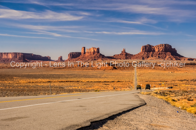 Traffic-On-Monument-Valley-Utah-Iconic-Highway